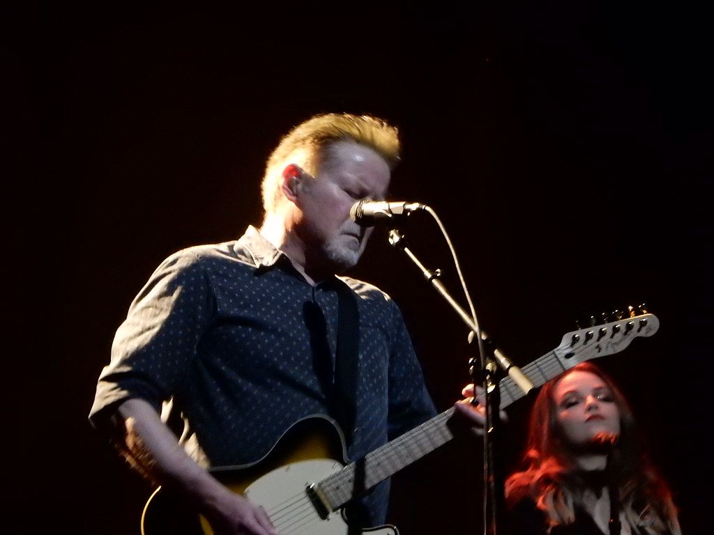 1024x768 Don Henley on Guitar. Used /2024