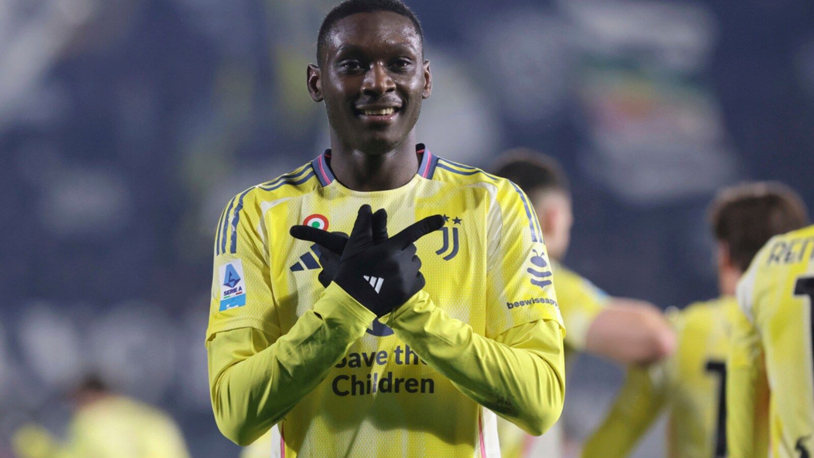1600x900 Como Vs Juventus: Randal Kolo Muani Nets Brace With Late Penalty In 2 1 Serie A Win