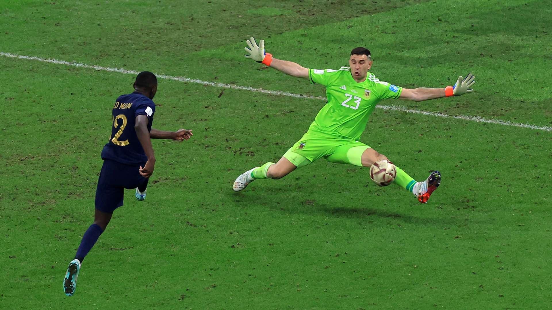 1920x1080 Anybody else think that Kolo Muani miss looked familiar?