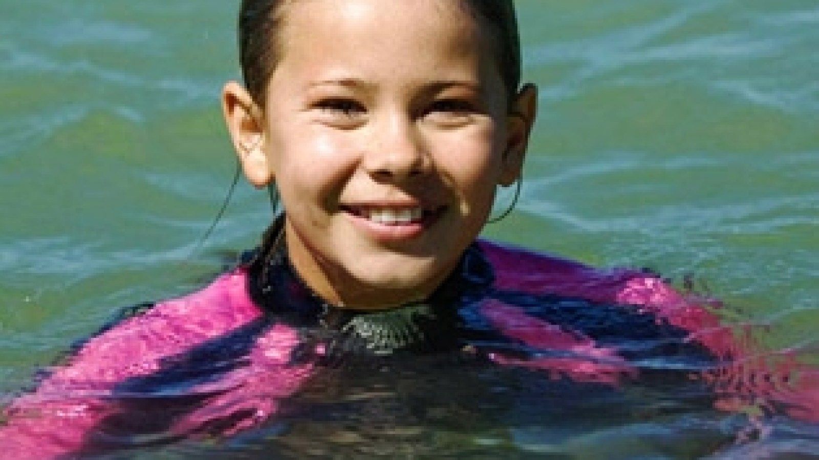 1600x900 Crocodile Hunter's daughter debuts in 'Free Willy' tale