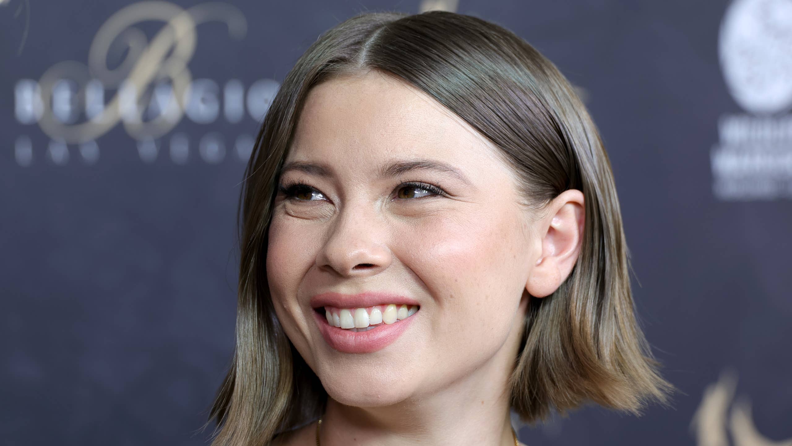 2560x1440 Bindi Irwin Gives Health Update Following Emergency Hospitalization's Journal