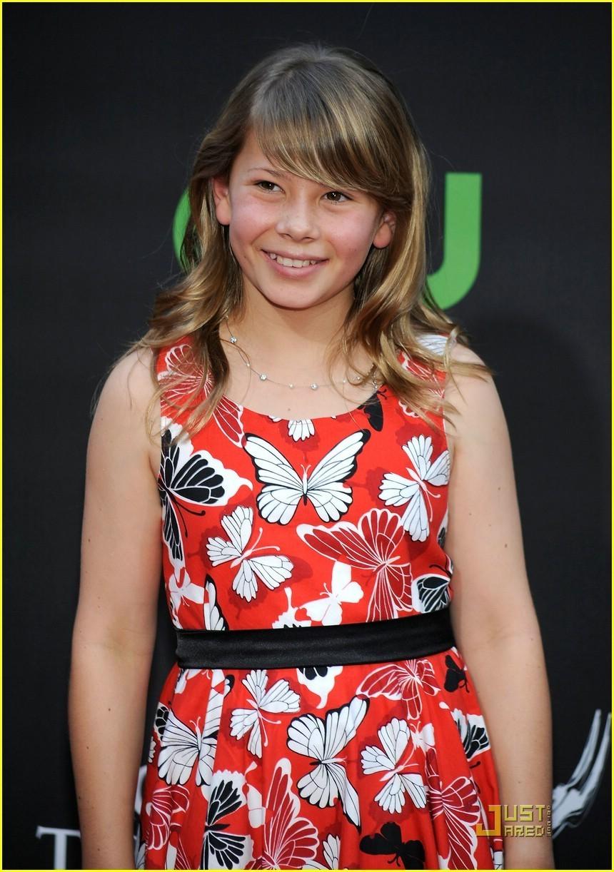 860x1222 Bindi Irwin Wallpaper