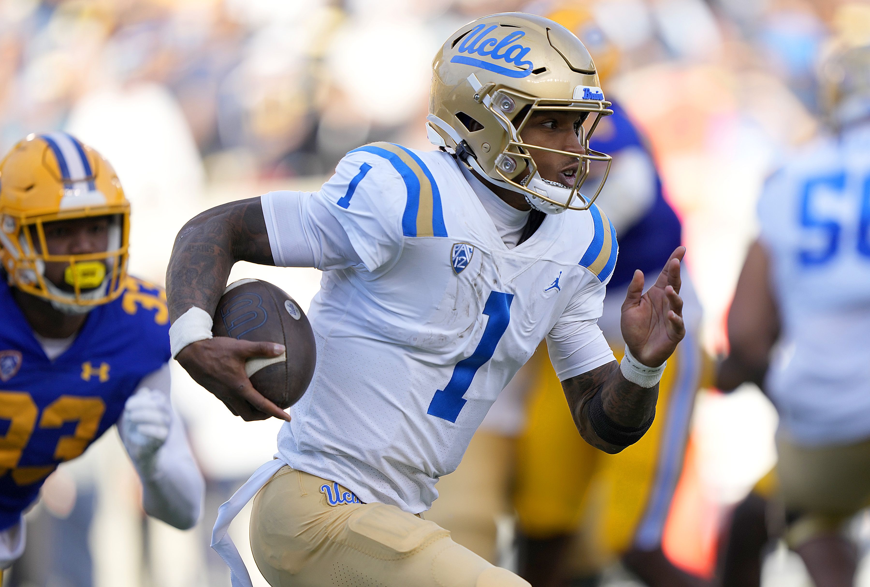 3600x2430 UCLA Rides Ground Game Past Cal In Regular Season Finale