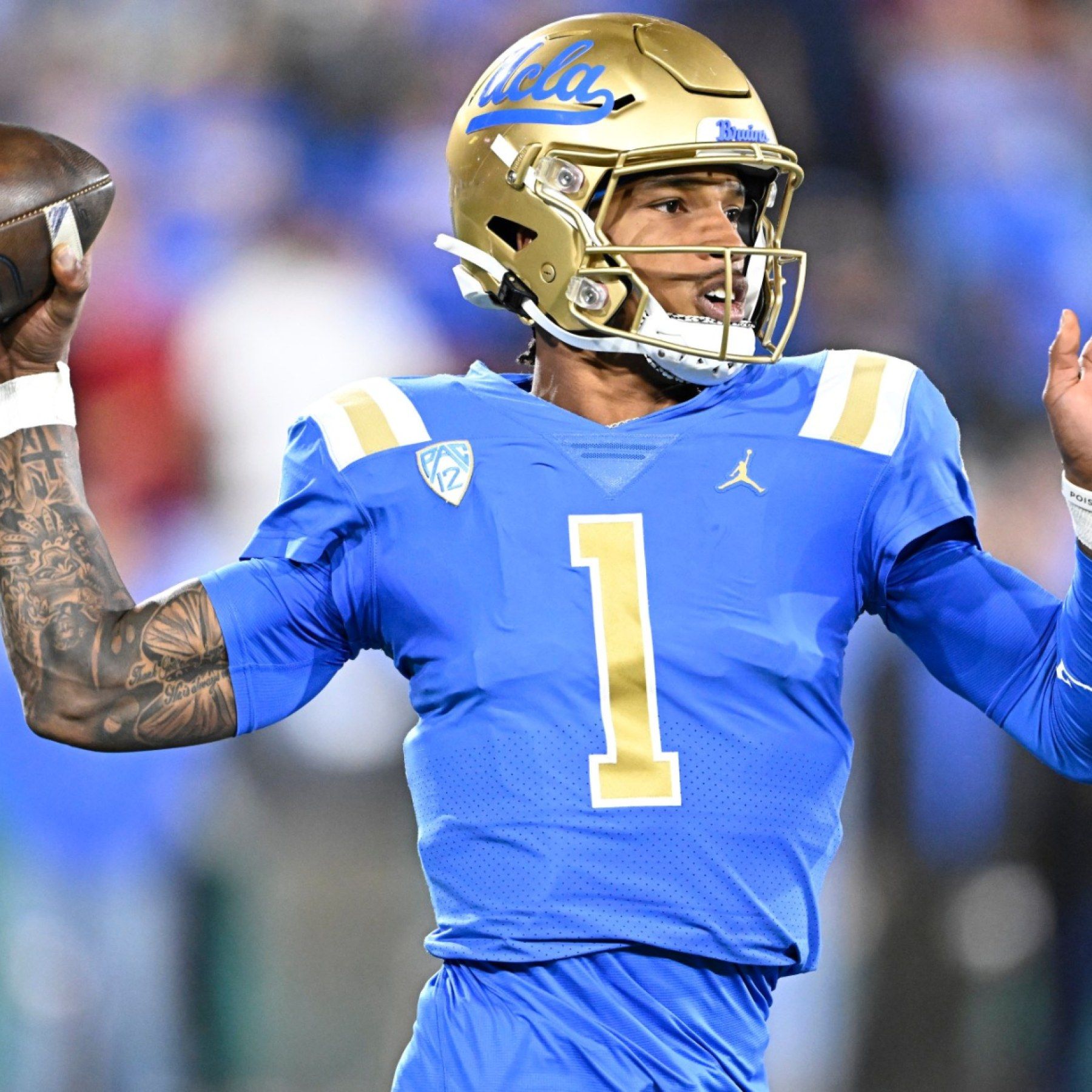 1800x1800 Thompson Robinson Becomes UCLA's All Time Leader In Total Offense
