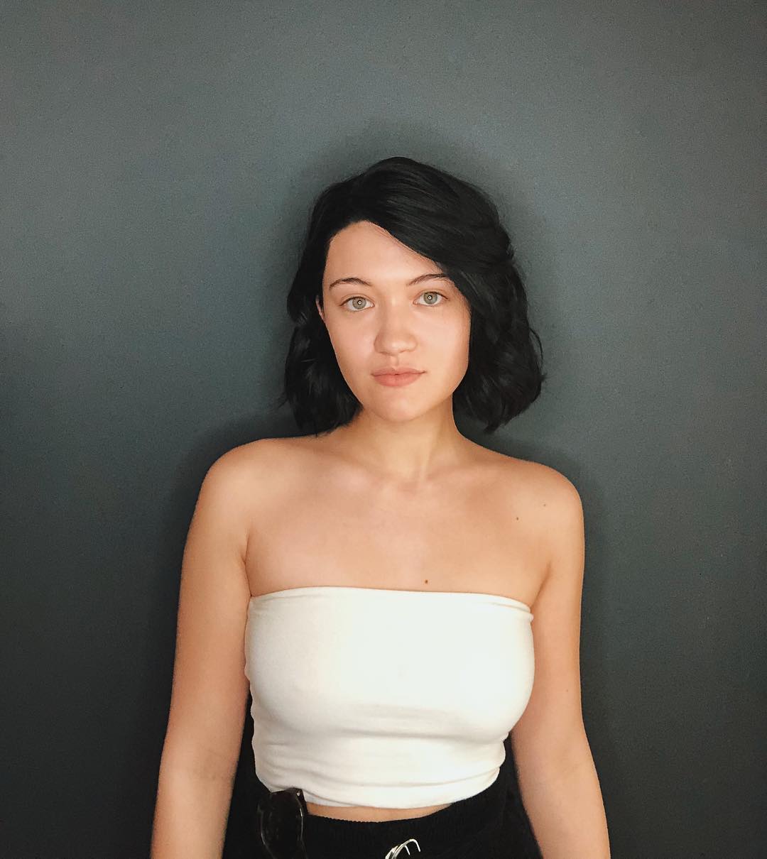 1080x1210 Isa Briones Wallpaper