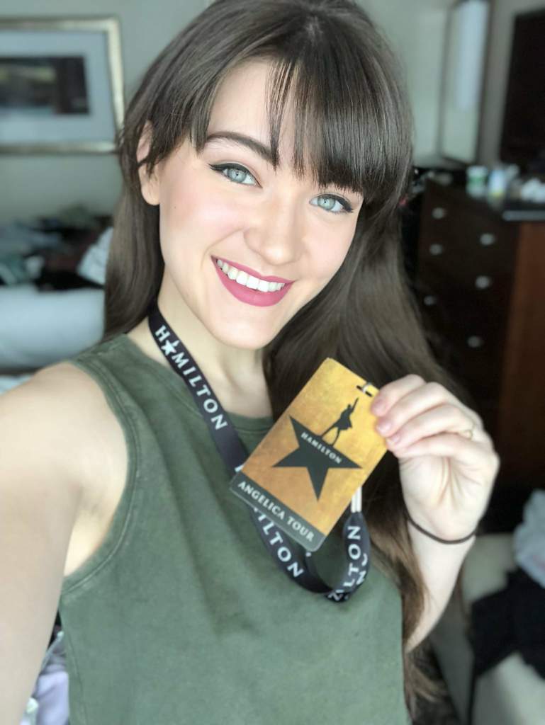 769x1024 Isa Briones Wallpaper