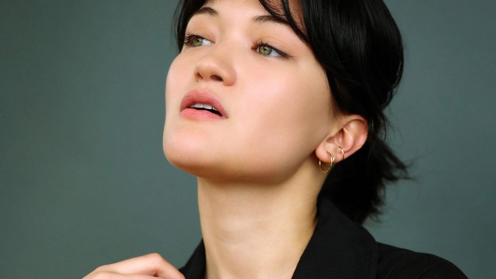 1600x900 Go away with Isa Briones