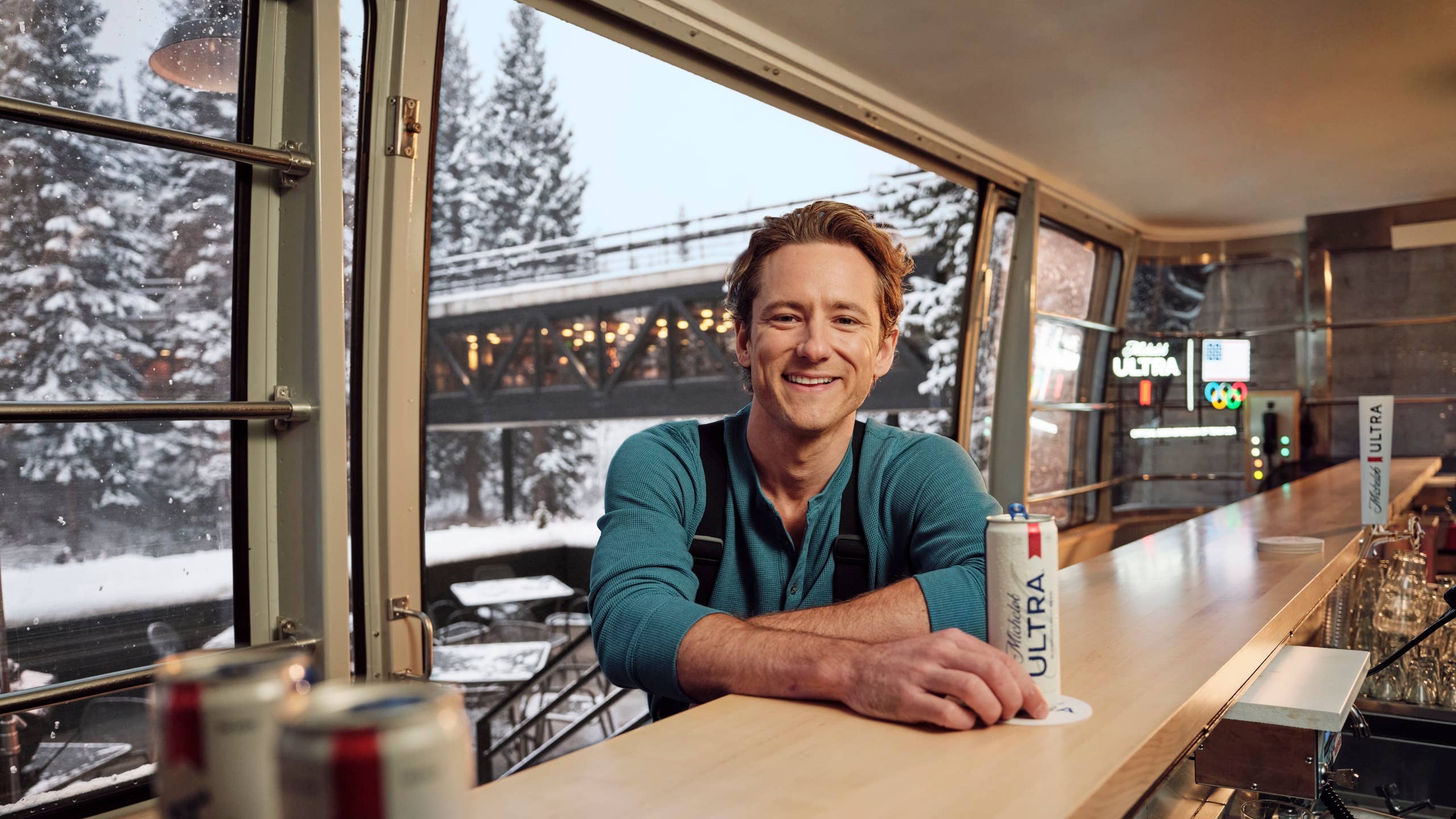 2560x1440 Lewis Pullman Reveals His Favorite Beer, Talks Marvel Future's Journal