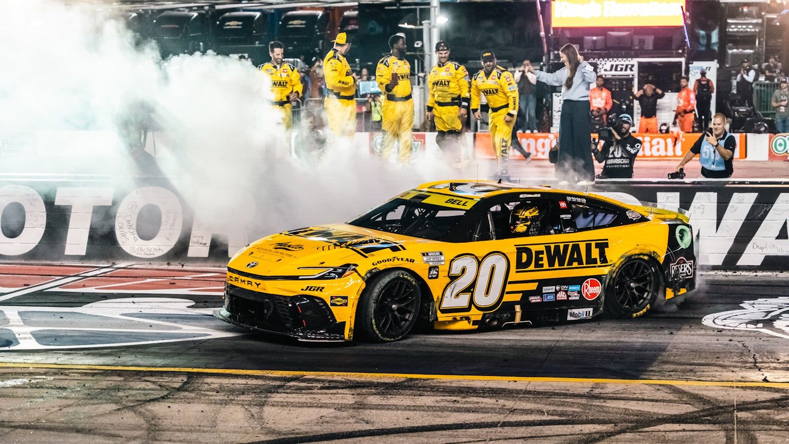 1600x900 Christopher Bell 2025 Dewalt Bristol Race Win 1:24 Diecast *PREORDER*