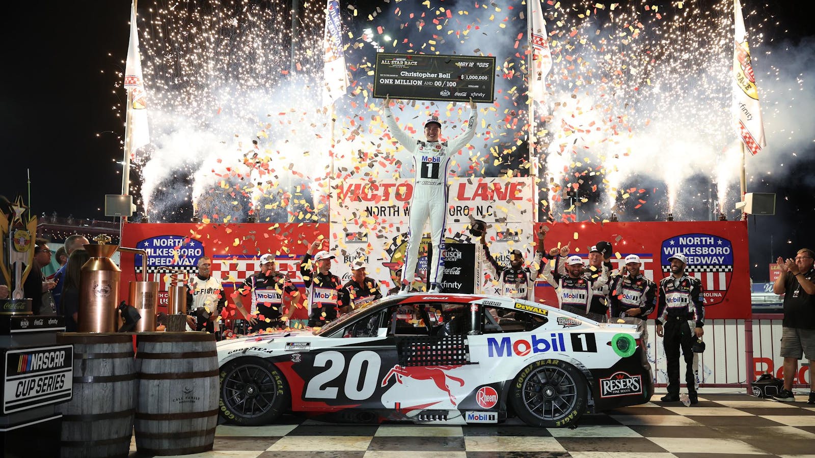 1600x900 Bell Beats Logano In A 'Million Dollar' All Star Performance