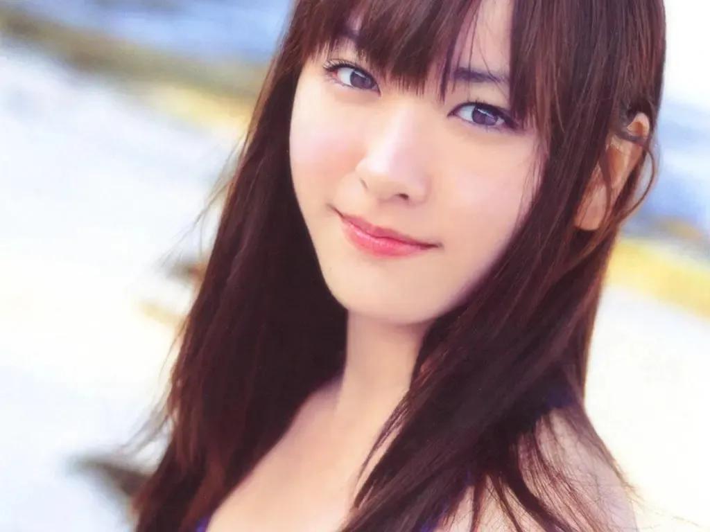 1024x768 Japan's Top Goddess Yui Aragaki As Clear As Water And As Agile As Stars