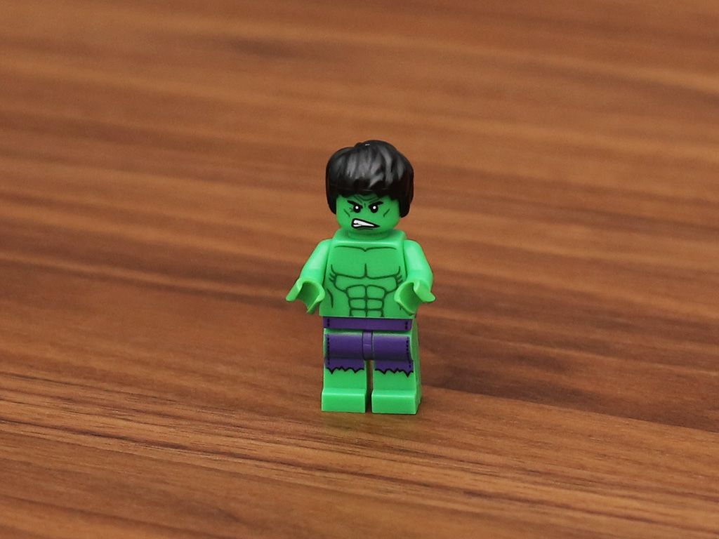 1024x768 The Hulk. Quest for Bricks