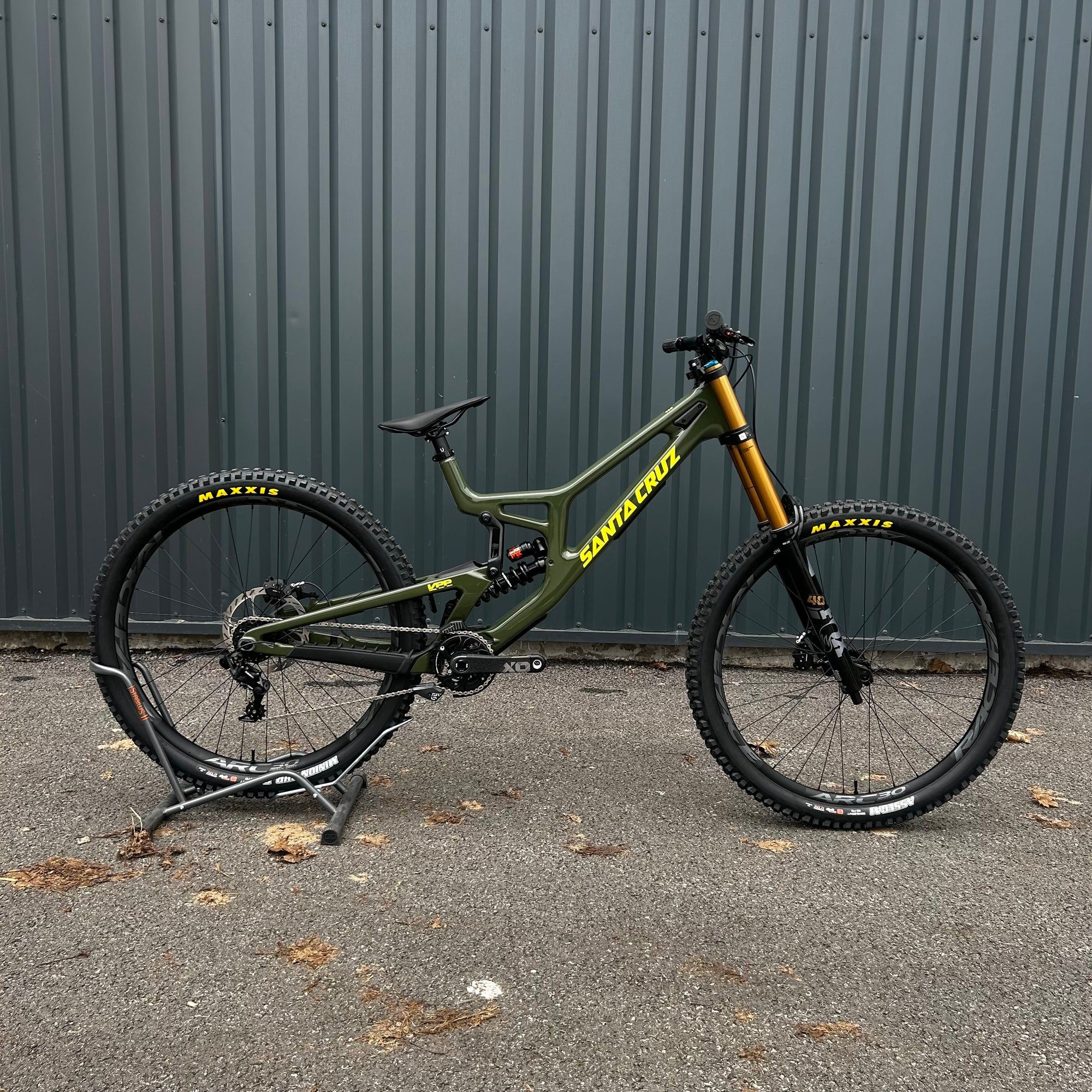 2000x2000 Santa Cruz V10 cc xo1