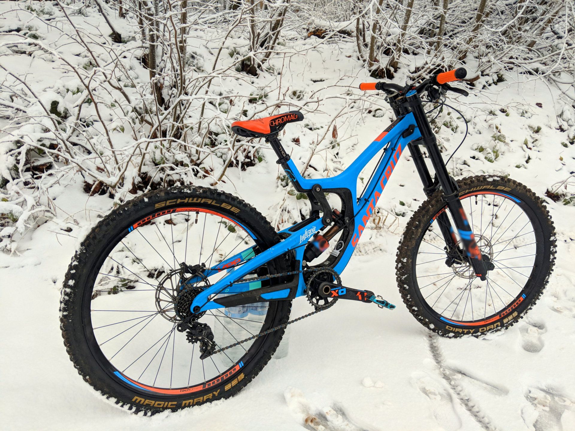 1920x1440 Santa Cruz V10 decal