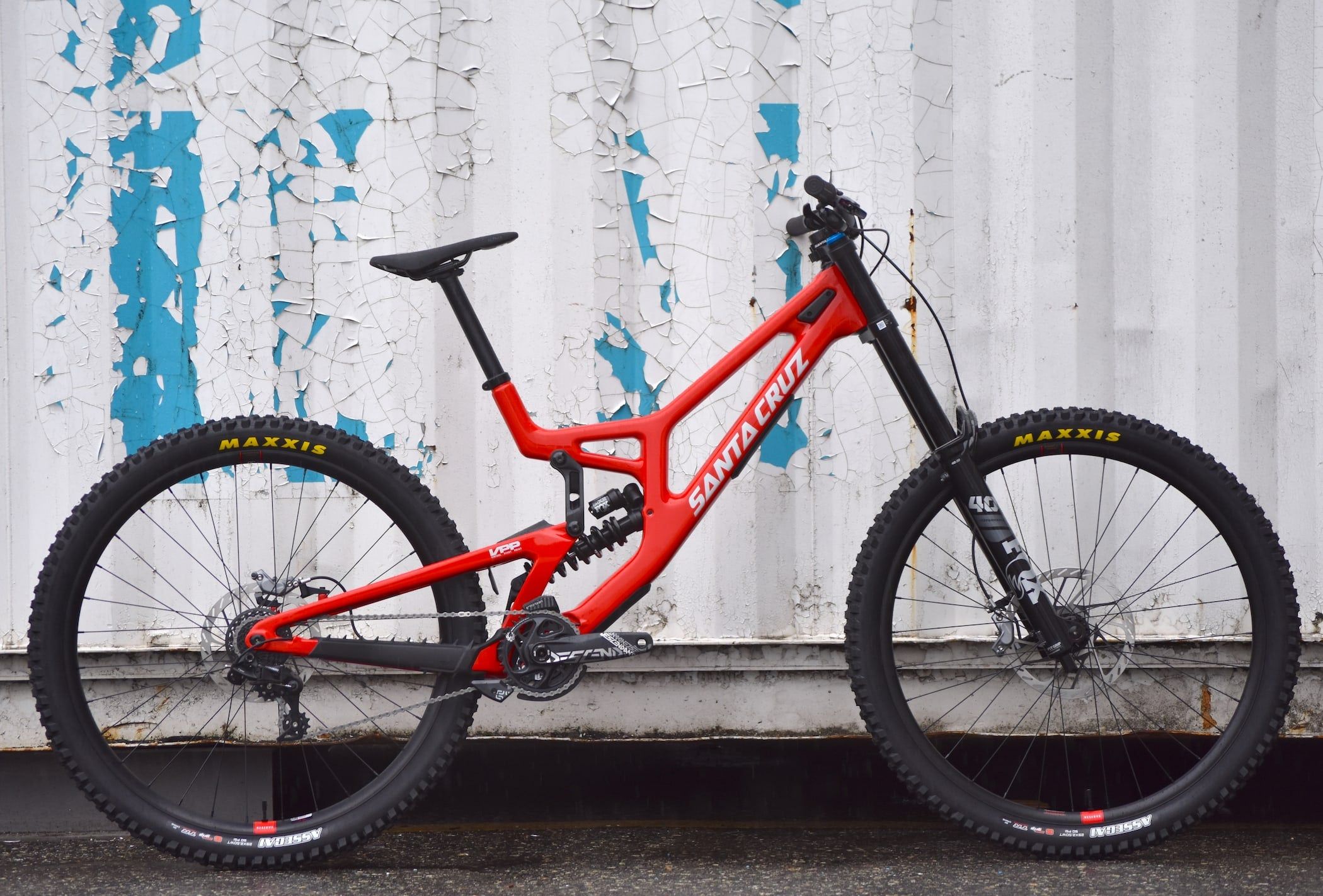2100x1423 Santa Cruz V10 8 Combines Years of Racing Pedigree