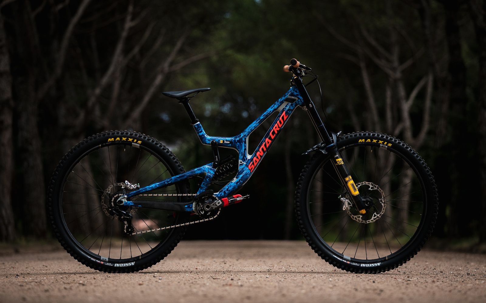 1600x1000 Santacruz V10 Barcelona Edition Jimenez's Bike Check