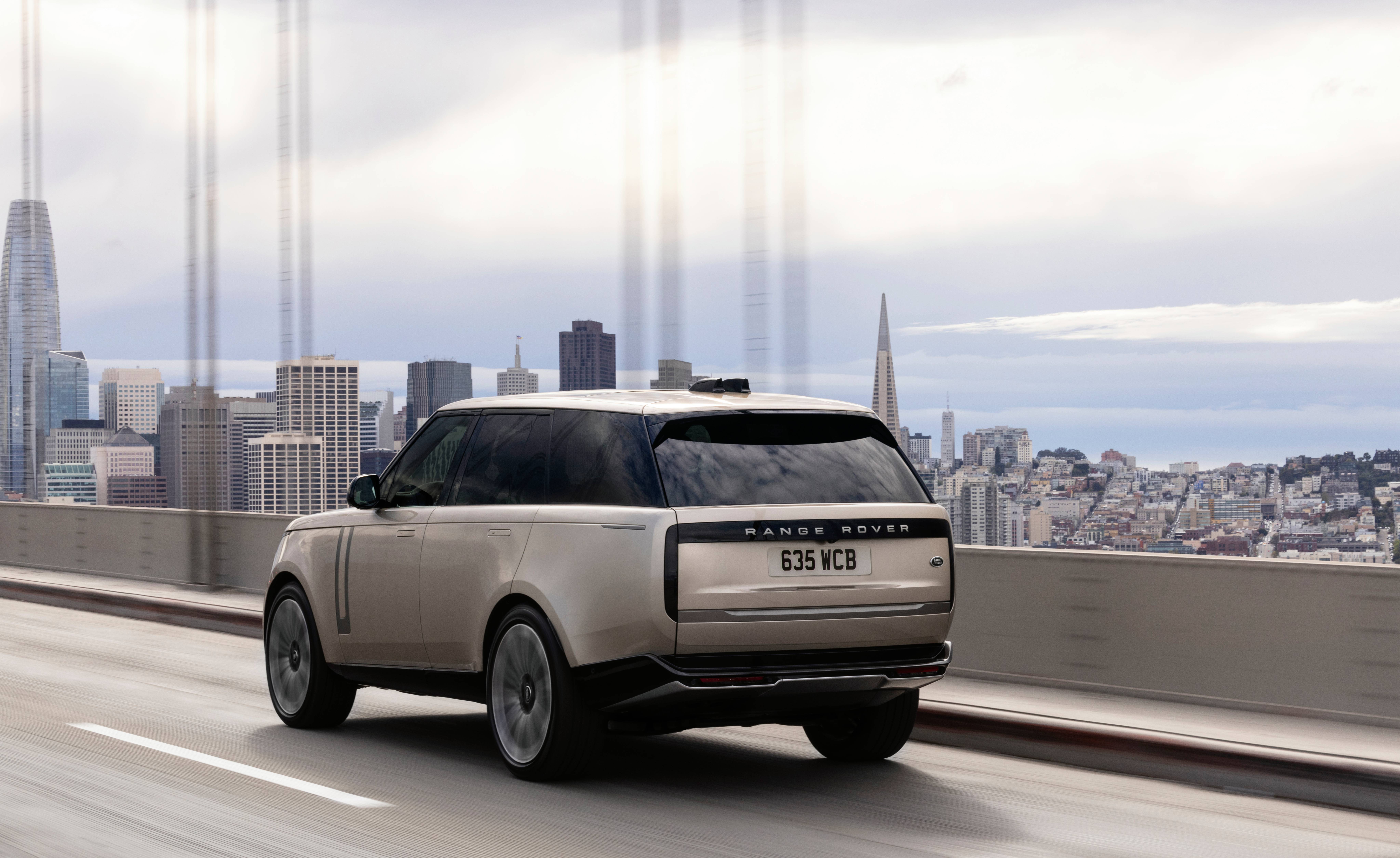 8192x5022 Range Rover's positive reboot: the best 4x4 flagship by far?. Wallpaper*