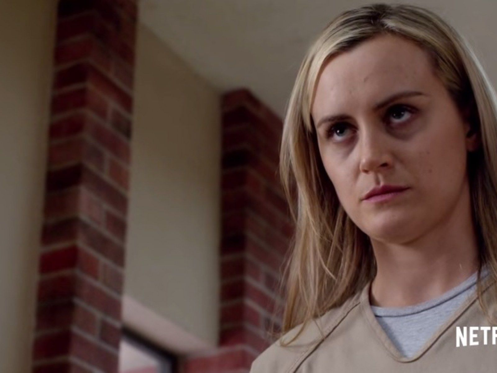 1600x1200 Orange Is The New Black season 3 premiere: Alex and Piper's romance in danger after Stella enters penitentiary