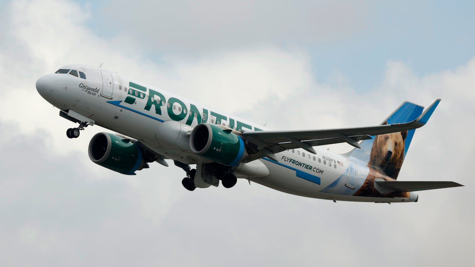 1600x900 Frontier Airlines' Front Wheel Rips Off During 'Very Bad' Hard Landing