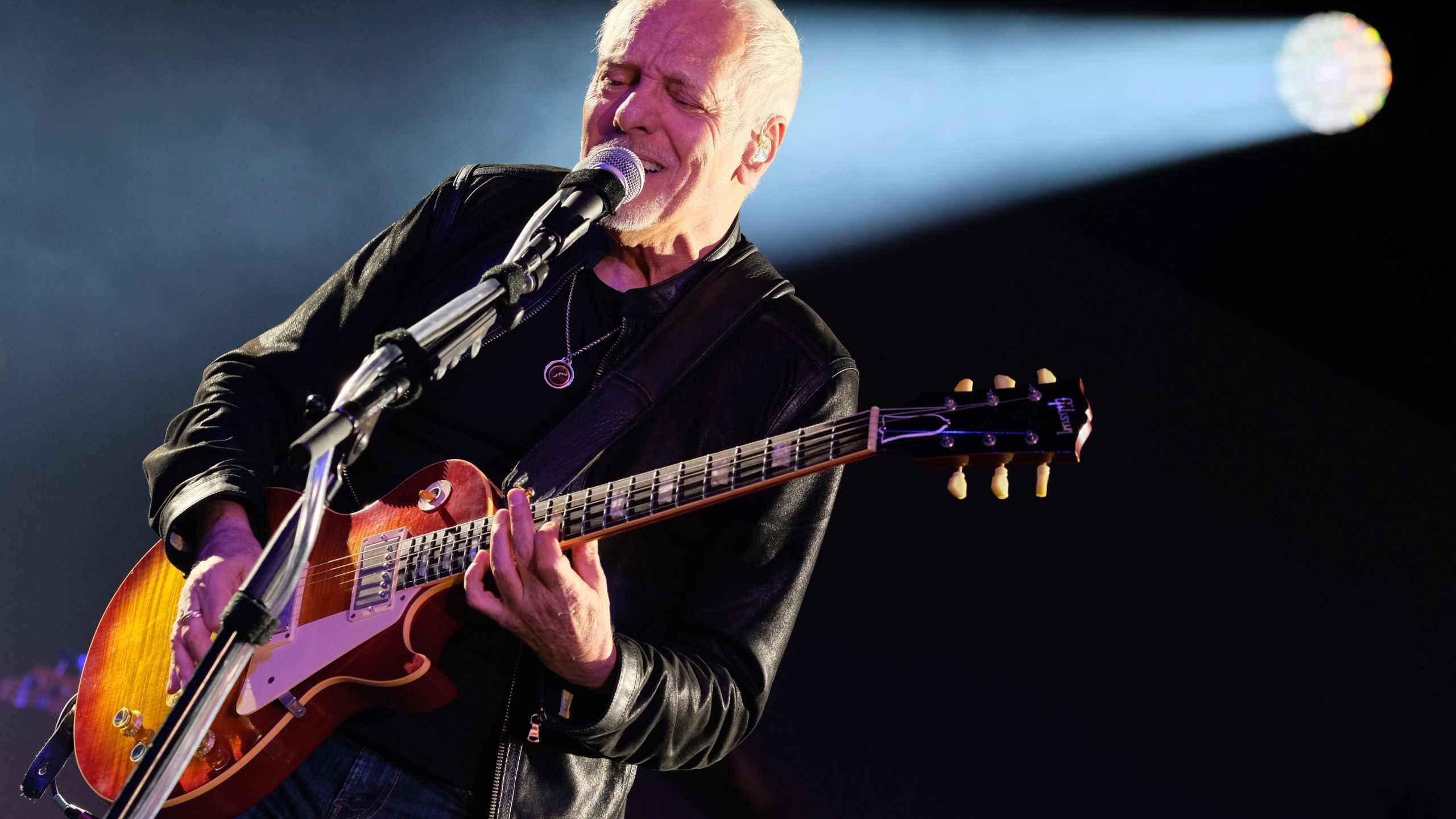 2560x1440 Peter Frampton bringing his farewell tour to the Amphitheater