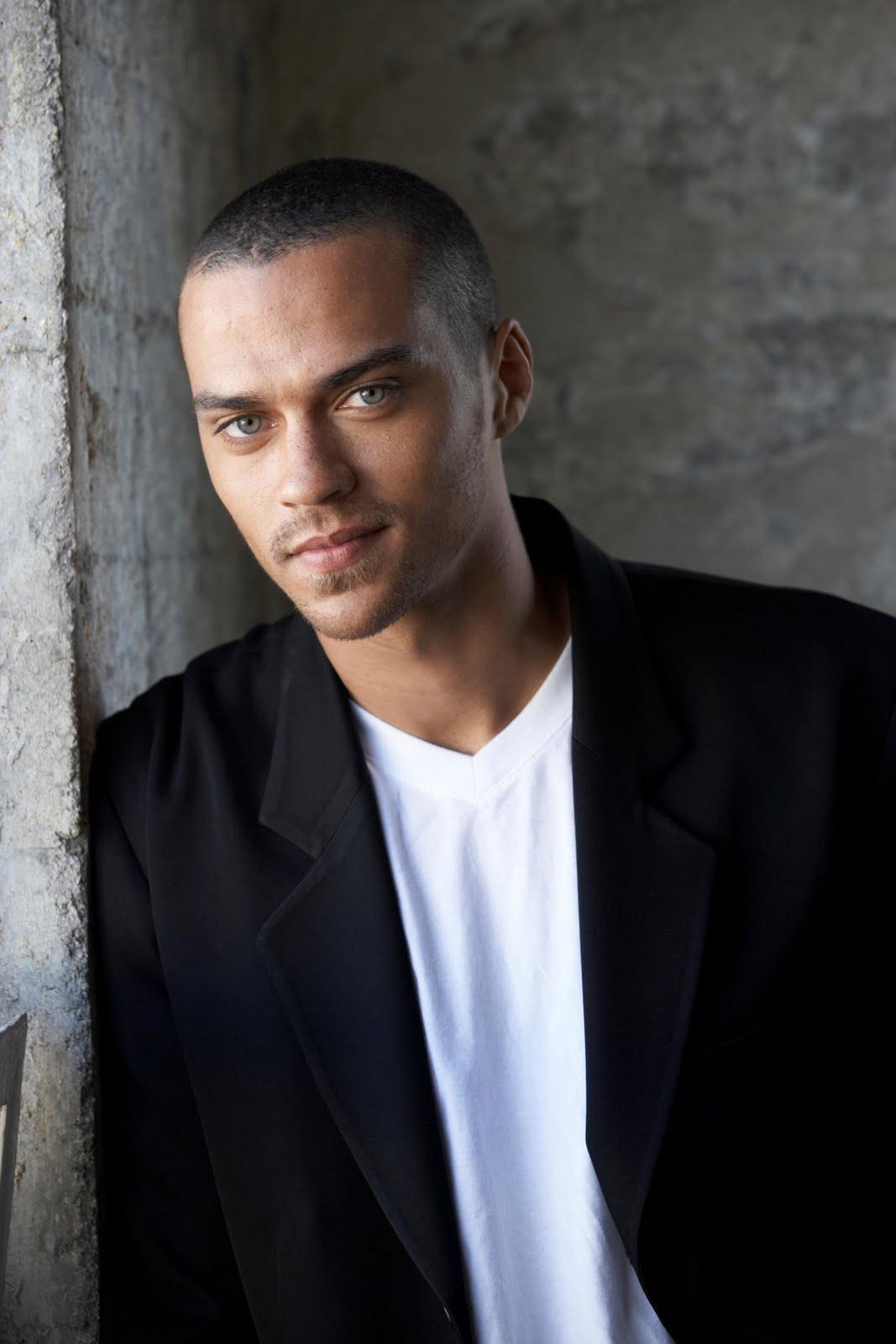 1067x1600 Jesse Williams Wallpaper