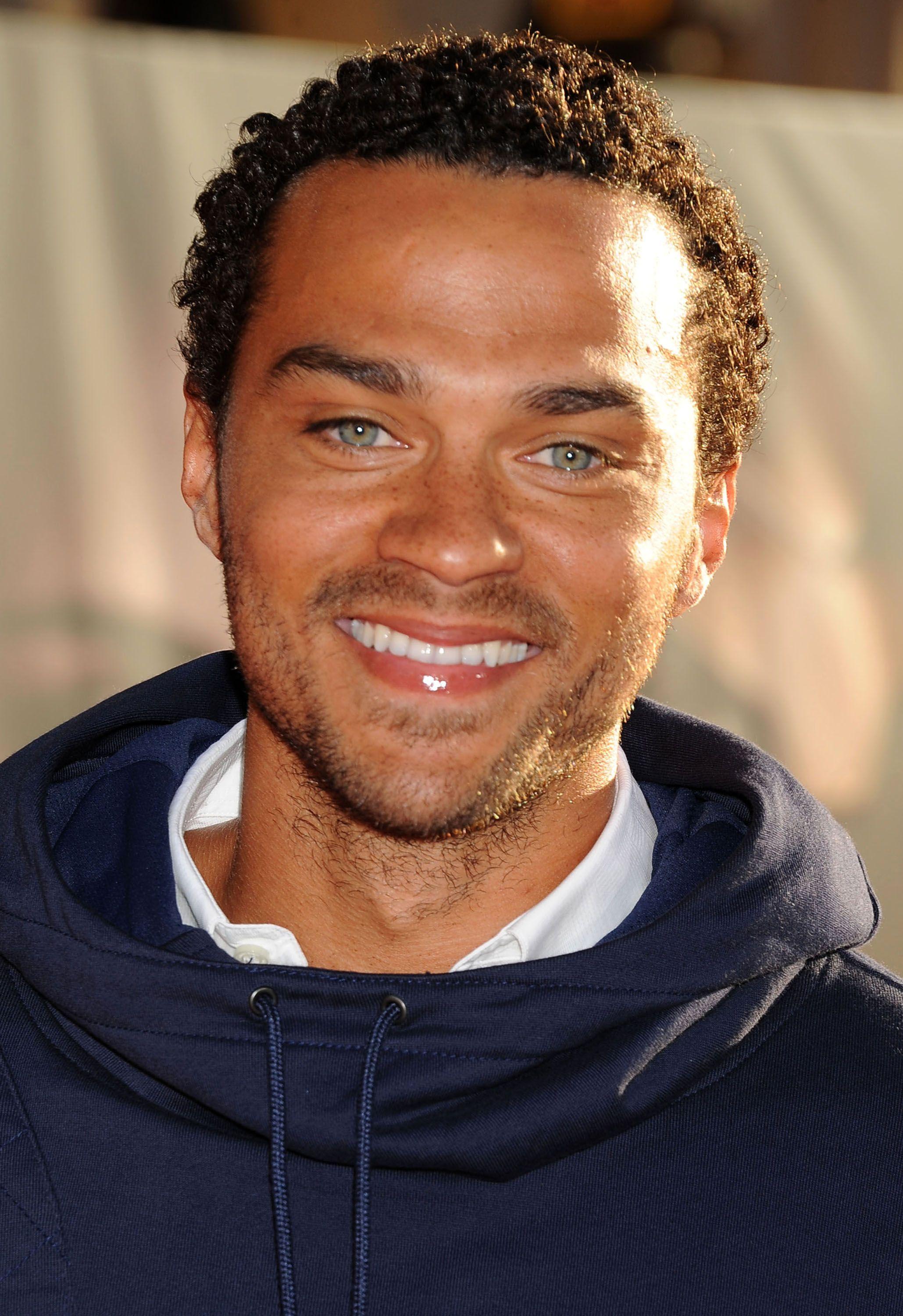 2059x3000 Jesse Williams Wallpaper