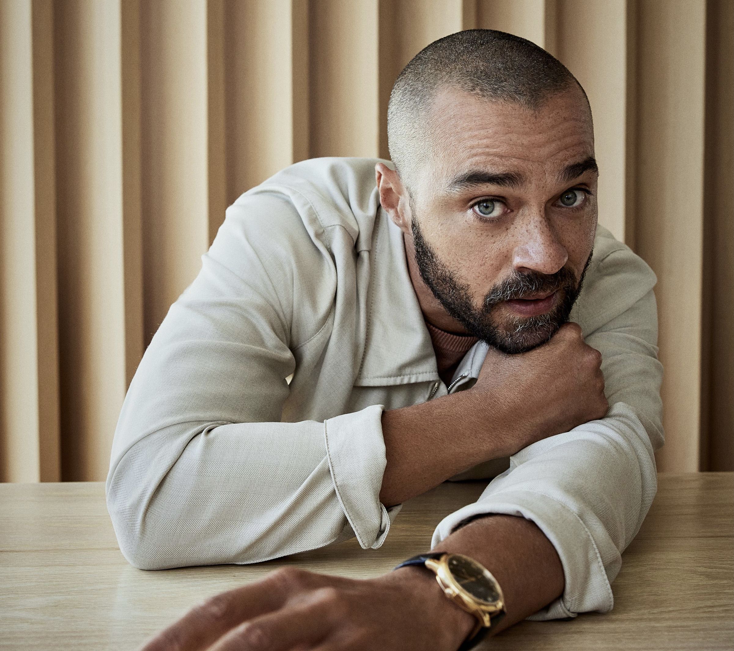 2401x2128 Jesse Williams