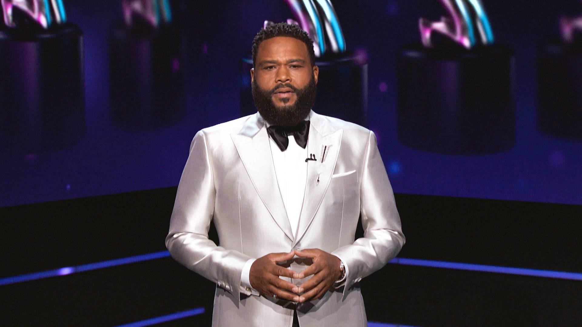 1920x1080 Dapper!: Anthony Anderson Rocks A Tailored Suit At The 2021 NAACP Image Awards