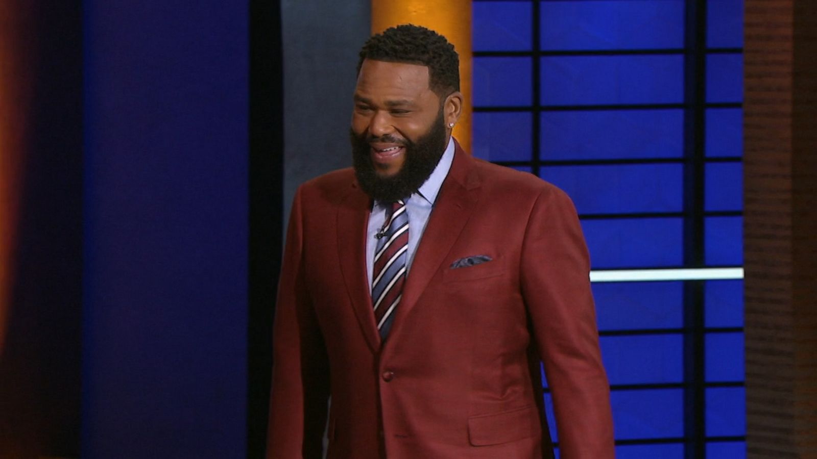 1600x900 Anthony Anderson hosts ABC's 'To Tell The Truth' in its season premiere Morning America