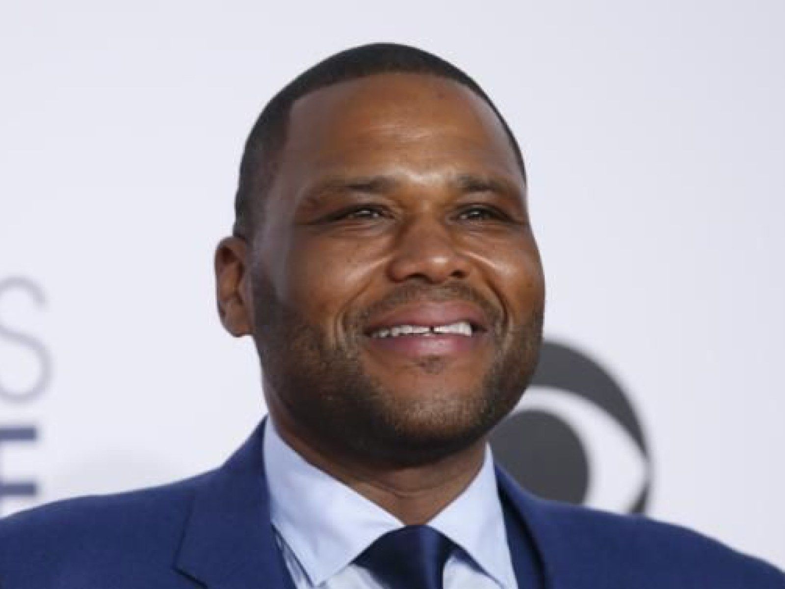 1600x1200 Anthony Anderson Weight Loss: Actor Sports Slender Look At 2015 People's Choice Awards Red Carpet