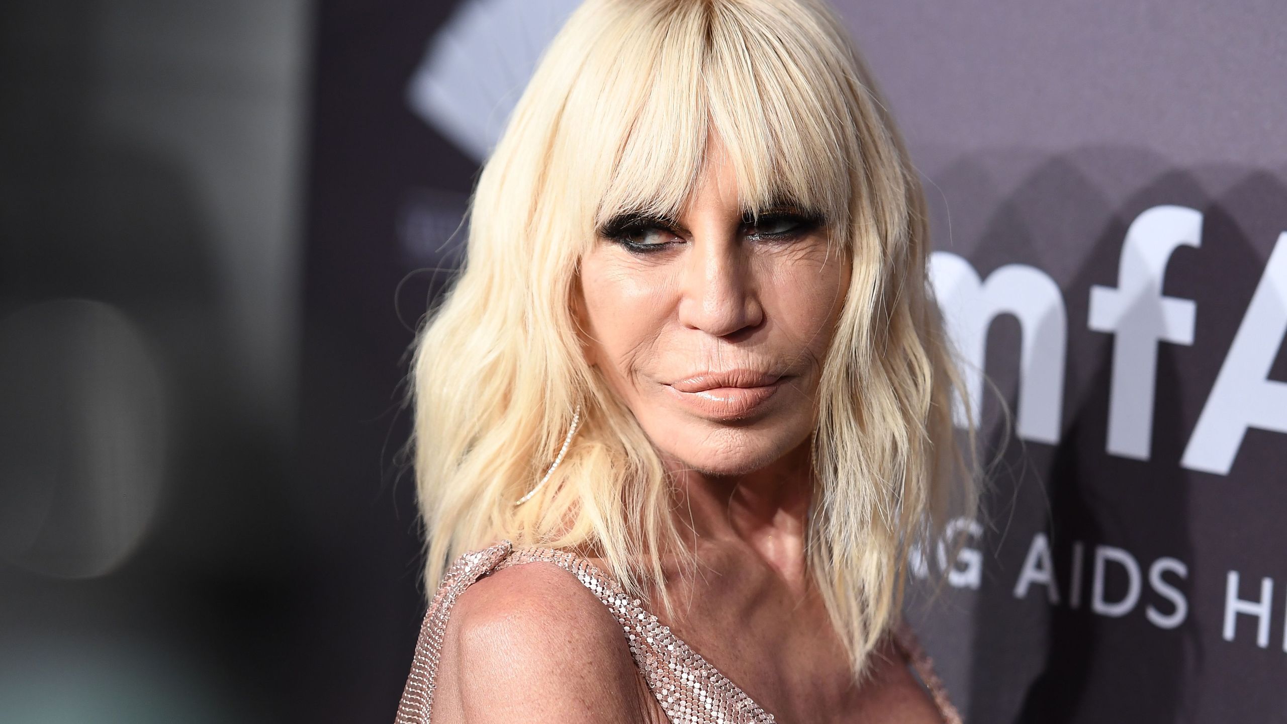 2560x1440 Donatella Versace Says Versace Will Stop Using Fur in Designs