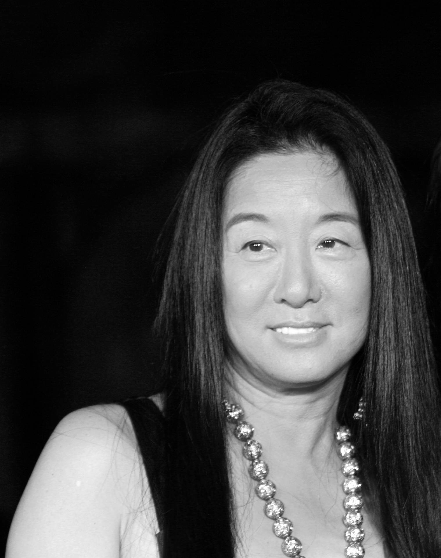 1519x1920 Download Black And White Portrait Of Vera Wang Wallpaper