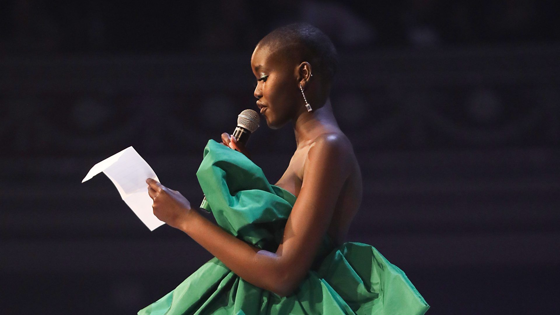 1920x1080 Adut Akech Wins Model Of The Year At Fashion Awards