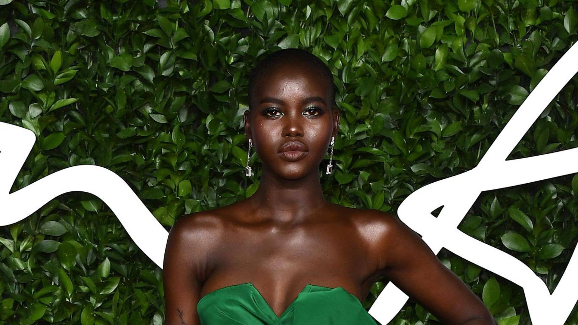 1920x1080 Adut Akech wins Model of the Year at the 2019 Fashion Awards