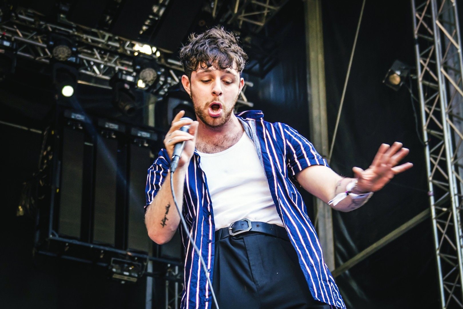 1619x1080 Tom Grennan free image