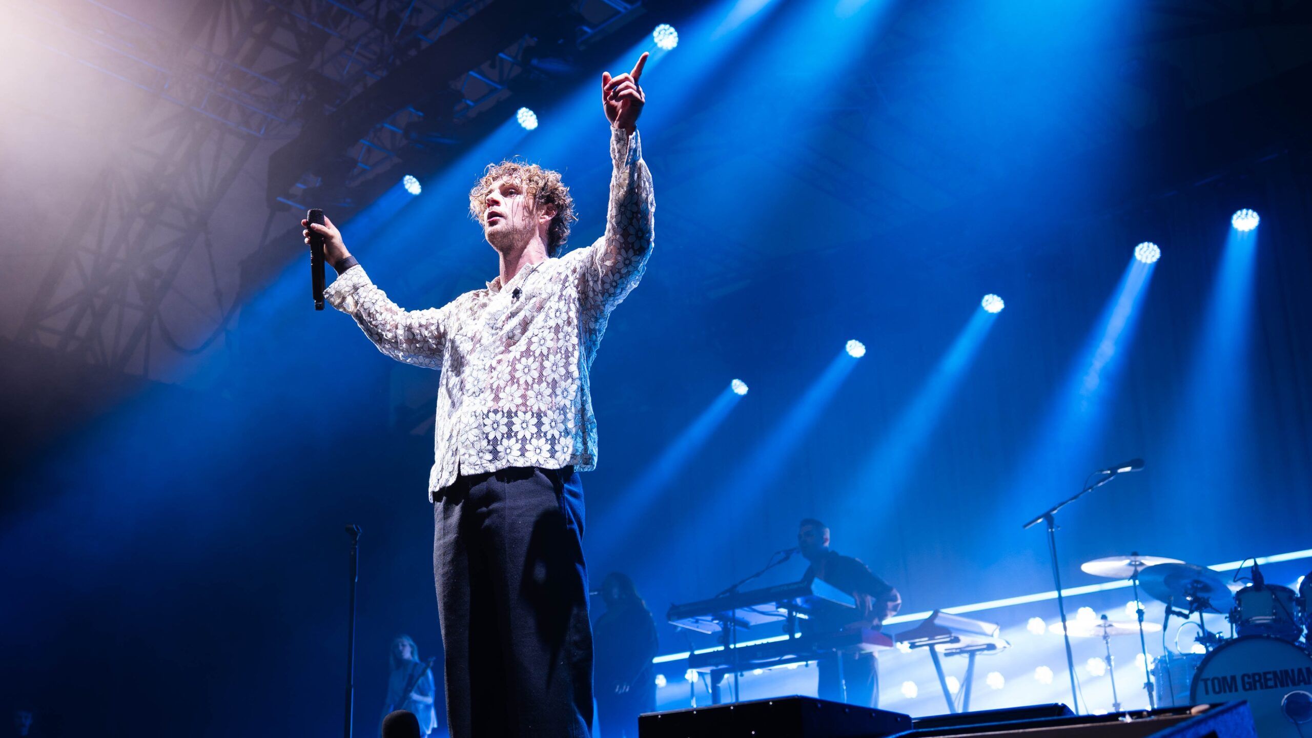 2560x1440 Tom Grennan brings a 'Little Bit of Love' to Eden Sessions