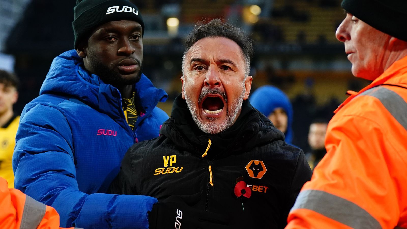 1600x900 Vitor Pereira: Wolves boss understands fans' 'frustration' after angry confrontation following Burnley defeat