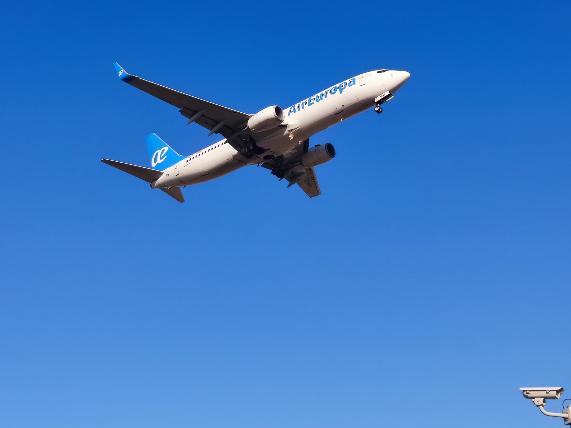 1920x1440 AEA / B738 Europa of Airports forum