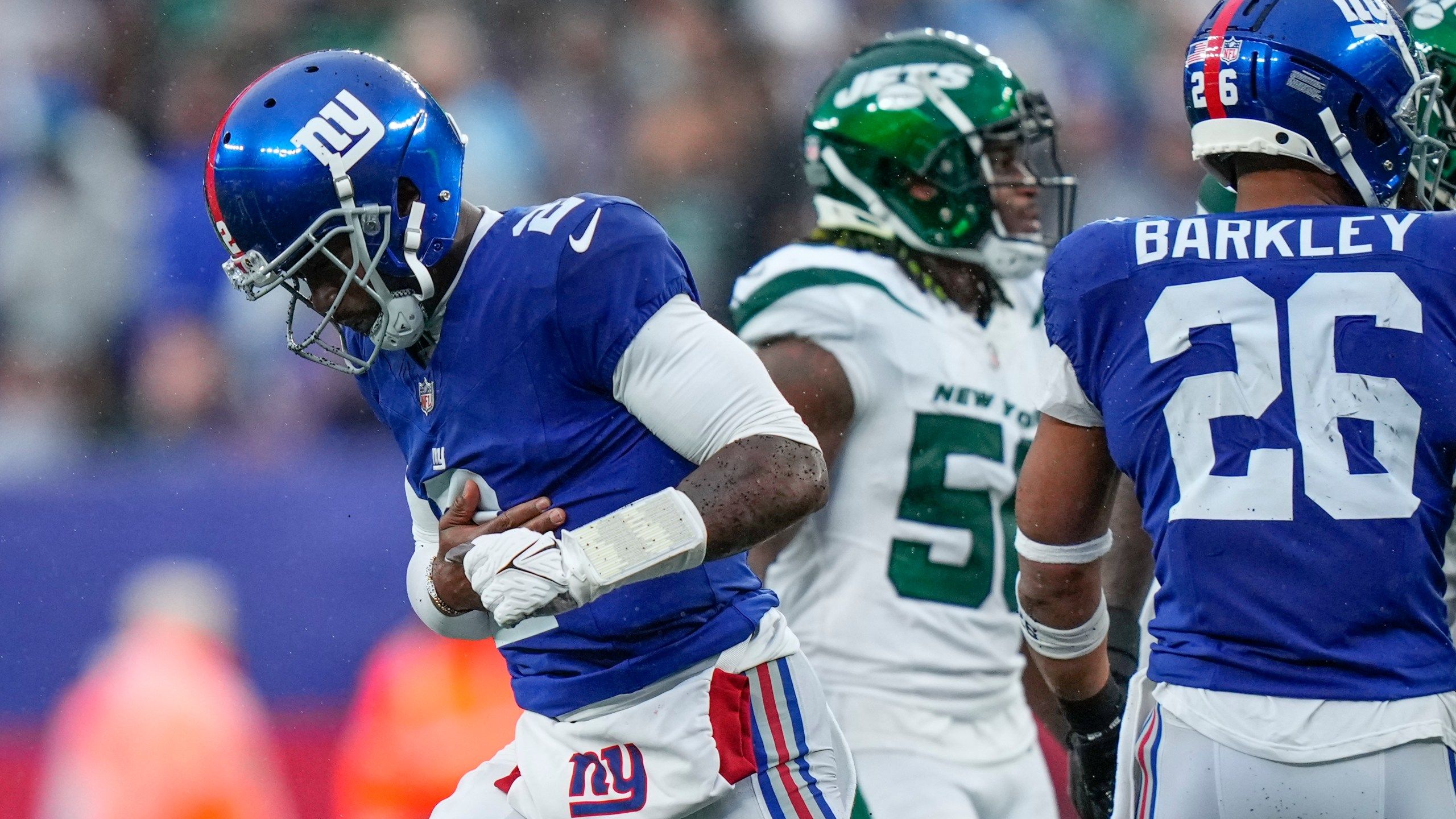 2560x1440 Giants QB Tyrod Taylor staying at hospital overnight for evaluation after injuring rib cage vs. Jets. FOX 5 San Diego & KUSI News