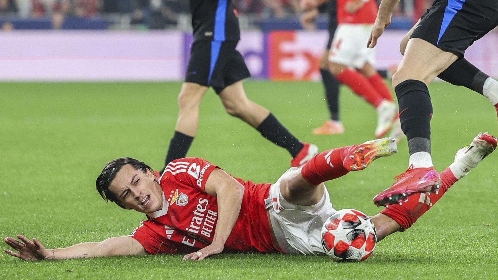 1600x900 Real Madrid signs Álvaro Carreras, one of the few antidotes that have worked with Lamine Yamal