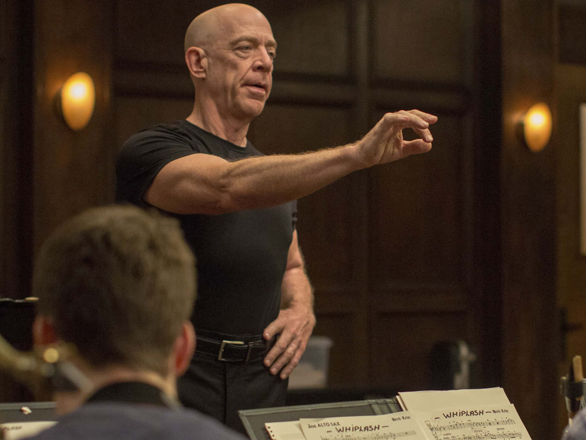 1920x1440 Download Award Winning Actor J.k. Simmons In A Thoughtful Pose Wallpaper