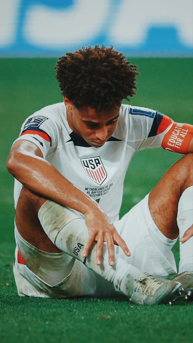 677x1200 Tyler Adams