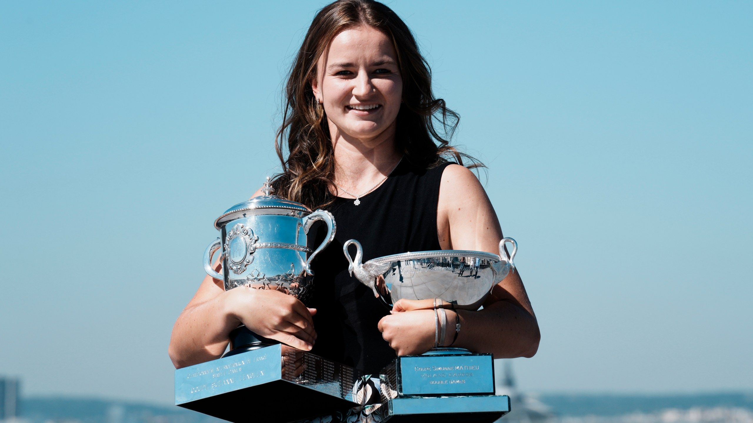 2560x1440 French Open champ Krejcikova 15th in singles, 1st in doubles