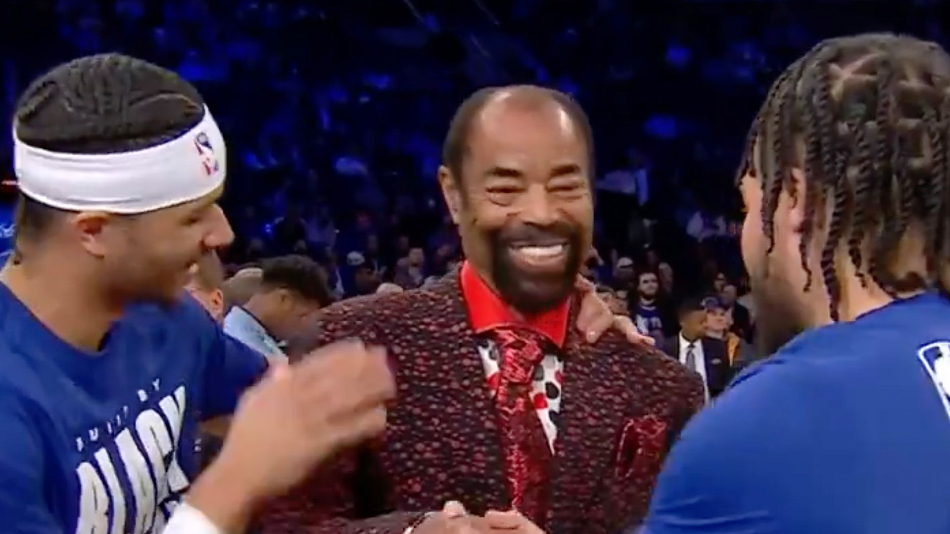 1920x1080 New York Knicks stars abruptly interrupt live broadcast as Walt 'Clyde' Frazier tells them 'come away with a victory'
