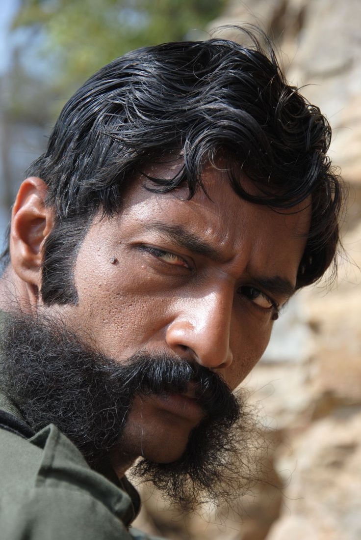 736x1099 Virappan Movie Still