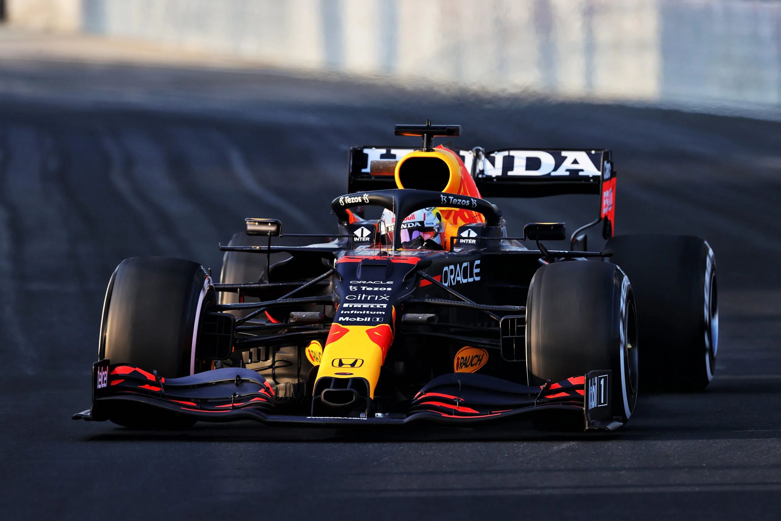 2560x1707 Oracle Red Bull Racing Wallpaper