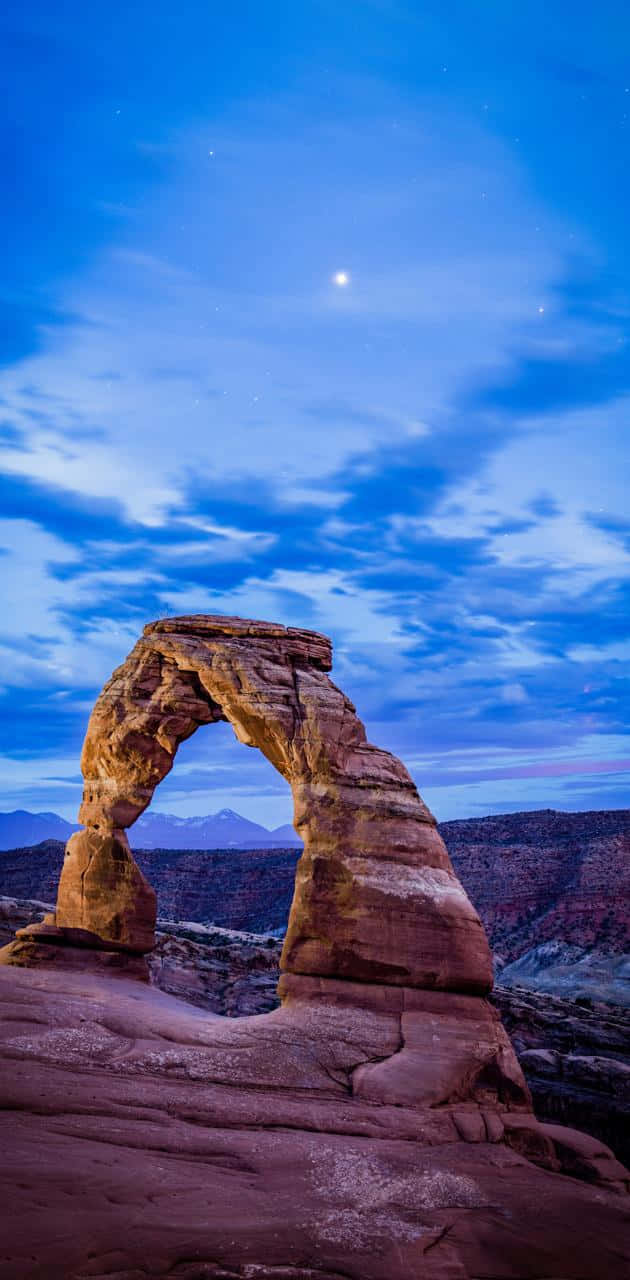 630x1280 Download Wondrous Delicate Arch View Wallpaper