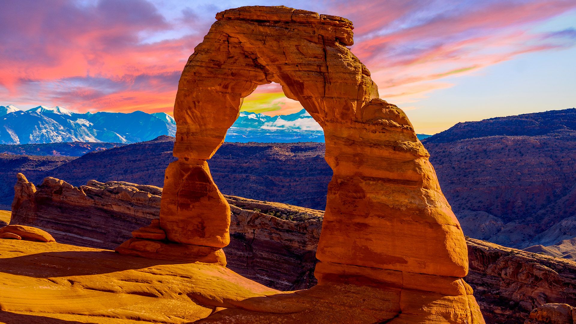 1920x1080 Beautiful sunset with Delicate Arch, Arches National Park, Utah, USA. Windows Spotlight Image