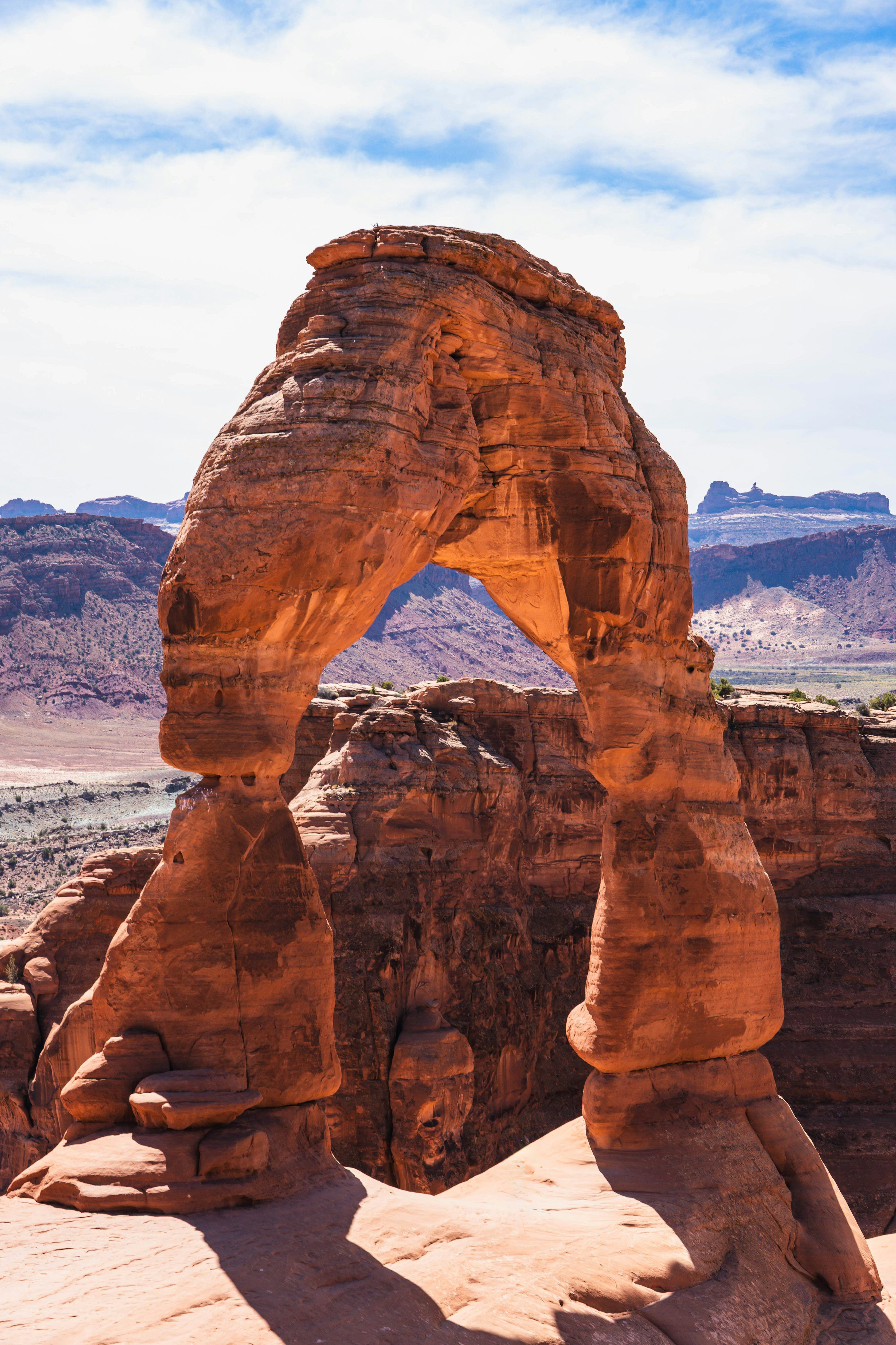 3000x4500 Delicate arch rock formation in arches national park photo