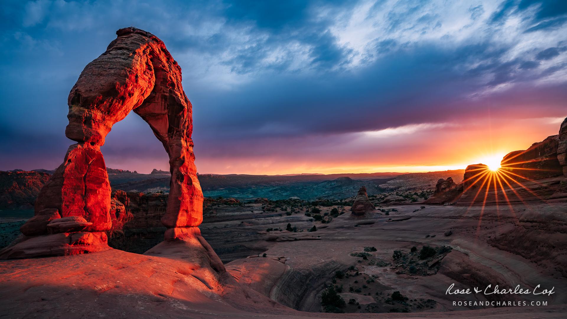 1920x1080 Intense Red Sunset, Delicate Arch in Arches National Park near Moab, Utah [OC] [1920x1080]